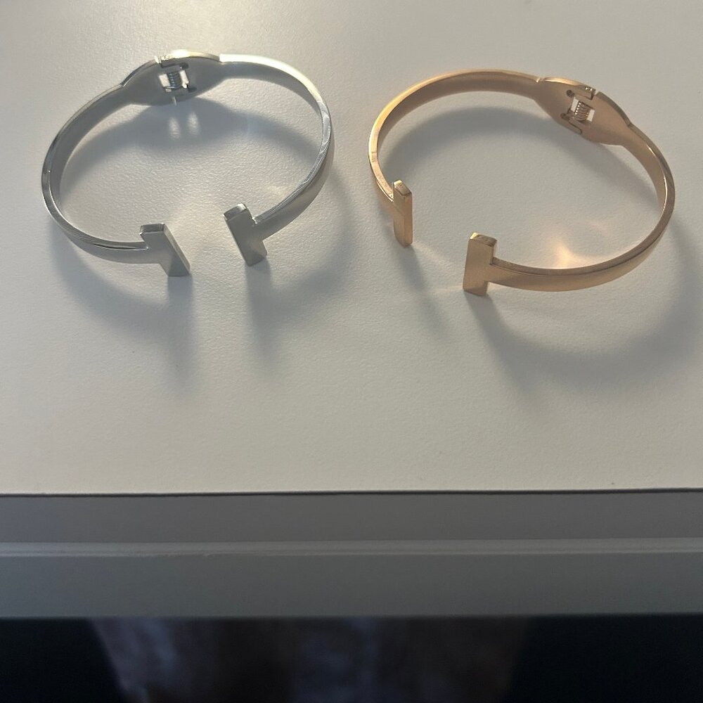 NWT T Silver and Rose Gold Bangle Bracelet Set